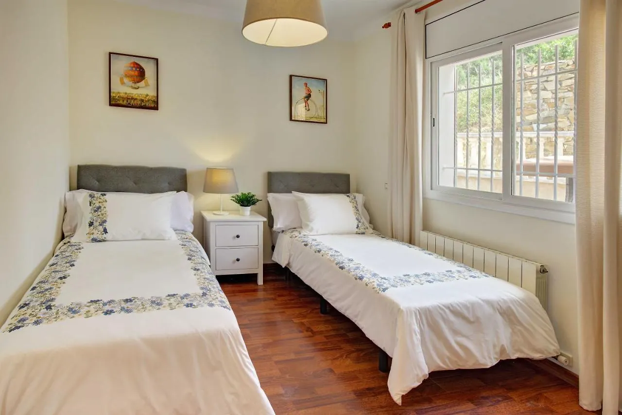 Villa Roses With Swimming Pool & Mountain View Λορέτ Ντε Μαρ